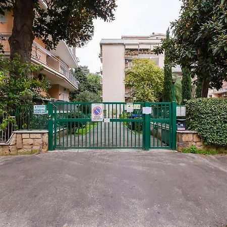 רומא Exclusive Apartment In Eur Lake מראה חיצוני תמונה