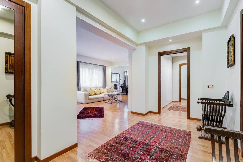 רומא Exclusive Apartment In Eur Lake מראה חיצוני תמונה