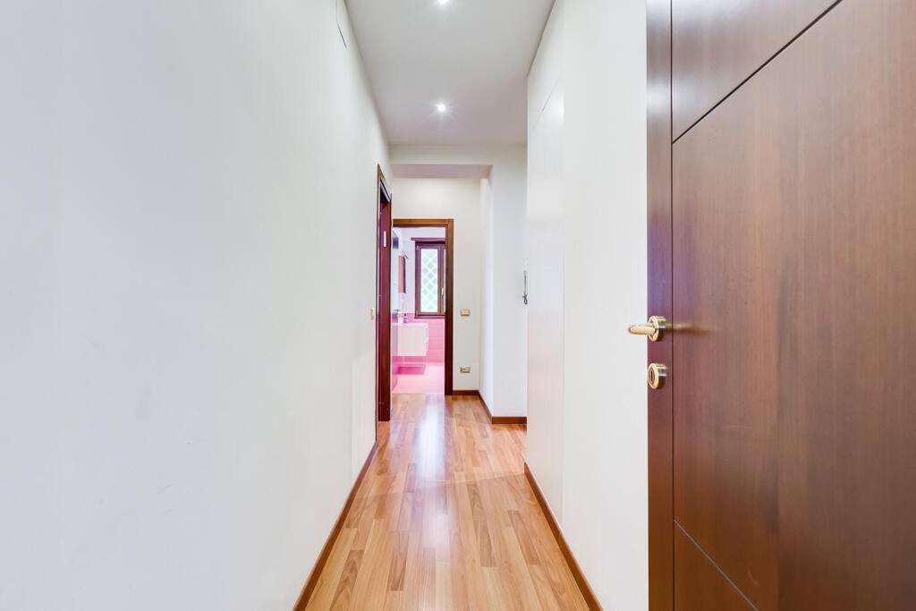 רומא Exclusive Apartment In Eur Lake מראה חיצוני תמונה