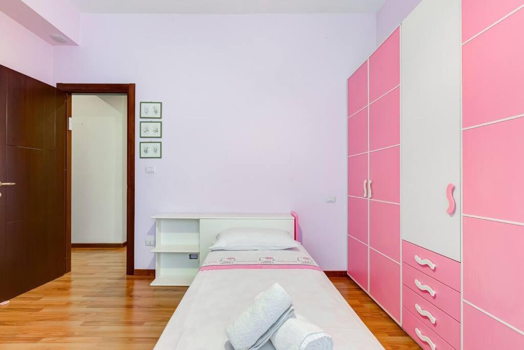 רומא Exclusive Apartment In Eur Lake מראה חיצוני תמונה