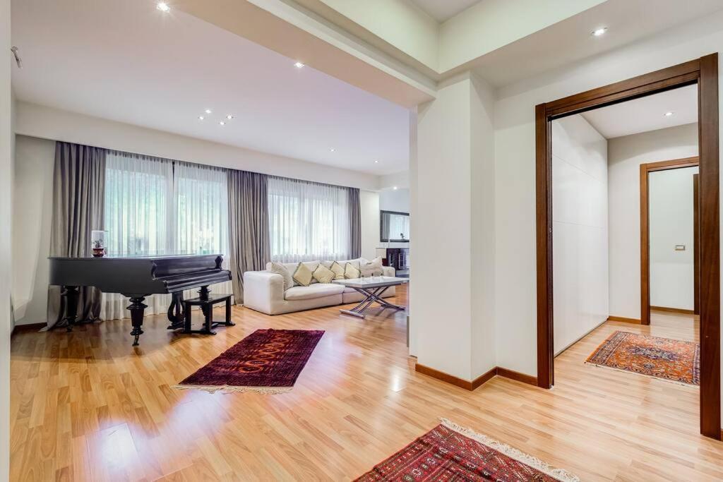 רומא Exclusive Apartment In Eur Lake מראה חיצוני תמונה